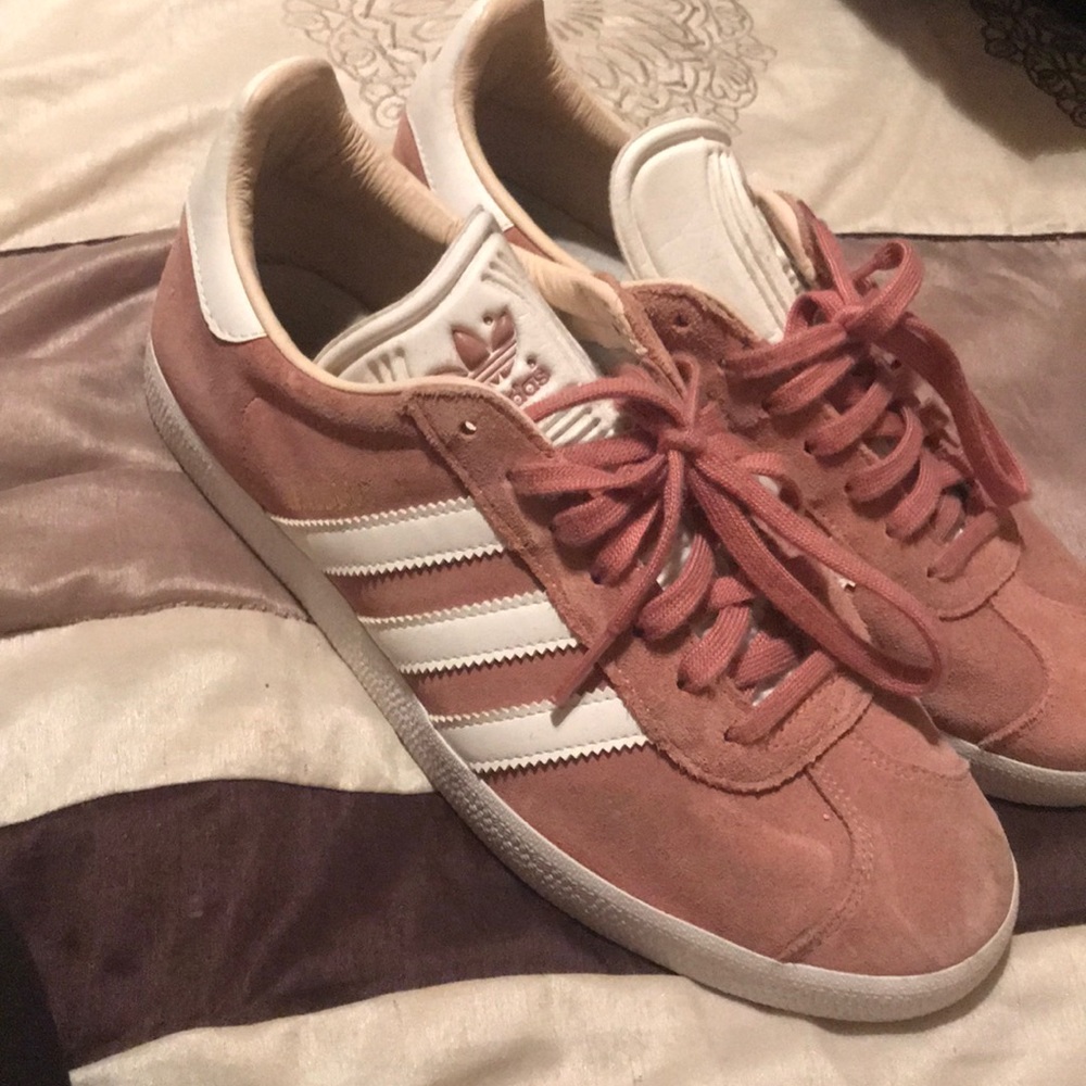 Adidas gazelle pink shoes